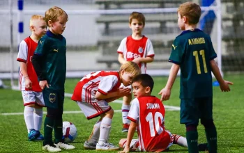 Aaron Ramsey Bawa Arsenal Worldwide, Bagi Ilmu dan Semangat Sepak Bola ke Anak-anak Jakarta