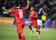 Beckham Putra Lulus Sarjana, Target S2 dan Karier Politik di Tengah Gemerlap Sepakbola Persib