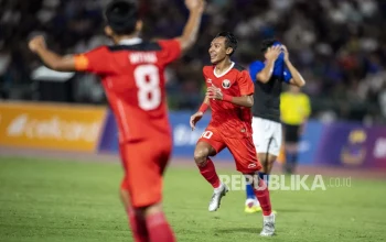 Beckham Putra Lulus Sarjana, Target S2 dan Karier Politik di Tengah Gemerlap Sepakbola Persib