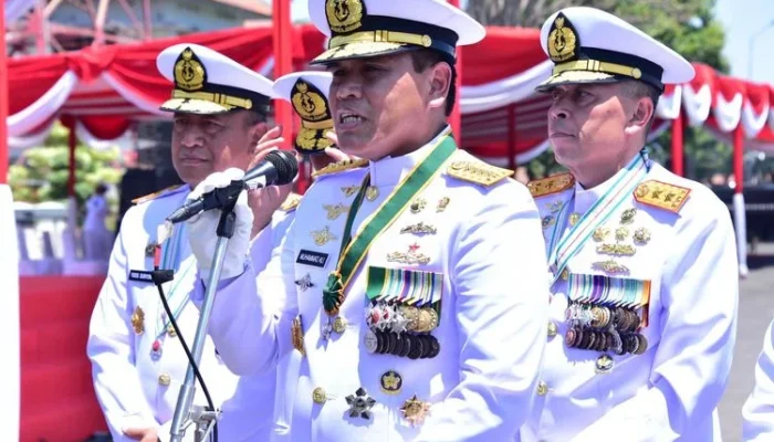 Blokade Laut AS Meningkat, Kepala Angkatan Laut Dismissed di Tengah Krisis Iran