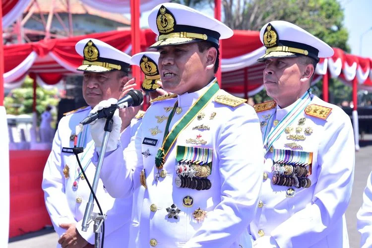 Blokade Laut AS Meningkat, Kepala Angkatan Laut Dismissed di Tengah Krisis Iran