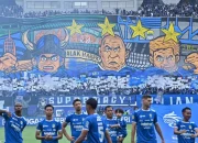 Bobotoh Bentangkan Banner Sindir Dedi Mulyadi: "Shut Up KDM" Menggema di GBLA