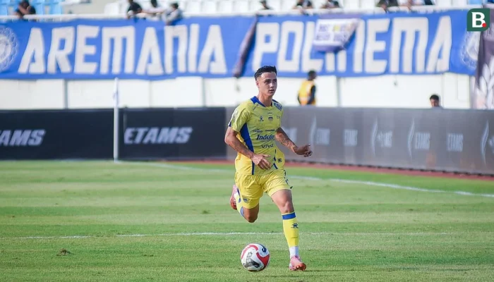 Bojan Hodak Bongkar Alasan Pasang Fitrah Maulana di Laga Persib vs Arema: Strategi U‑23 dan Tekanan Poin