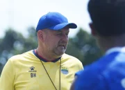 Bojan Hodak Kecam Kesalahan Persib: Analisis Mendalam Setelah Imbang 2-2 vs Dewa United