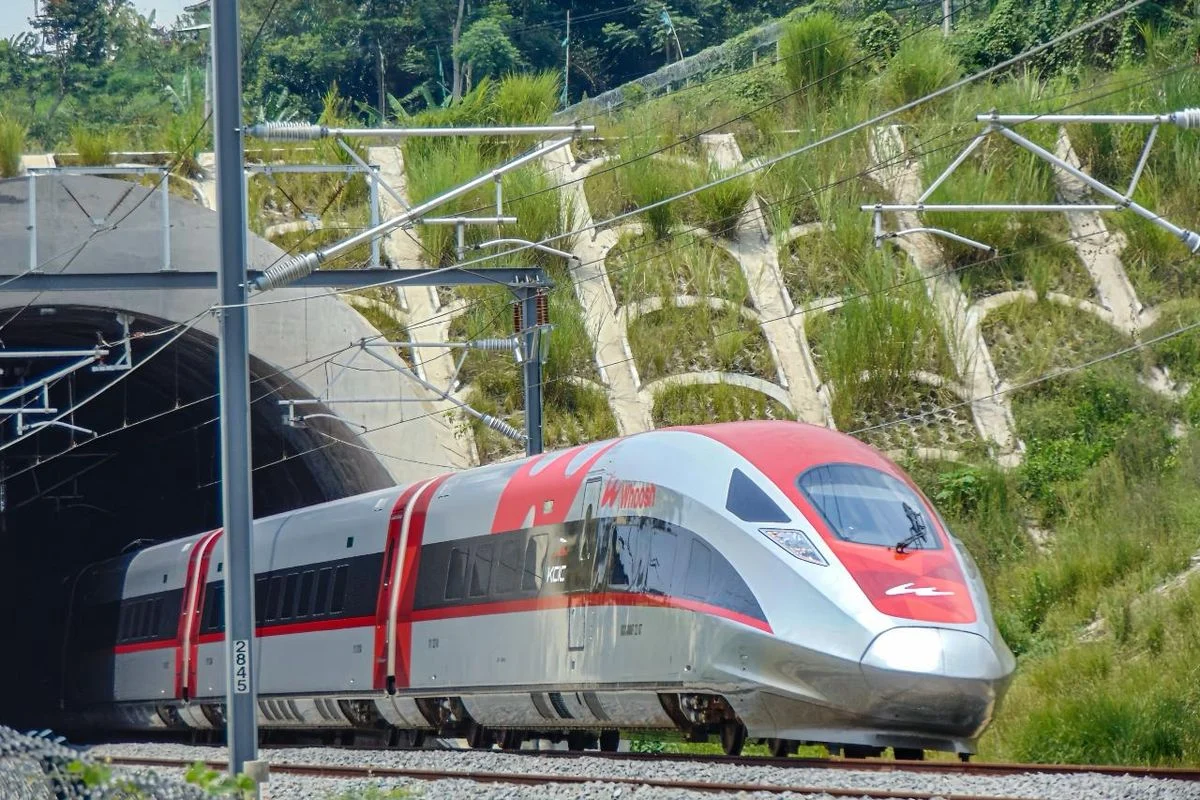 BP BUMN Gencar Percepat Santunan Korban Kecelakaan Kereta Bekasi, Intervensi Utang Whoosh, dan Program Lingkungan Raja Ampat