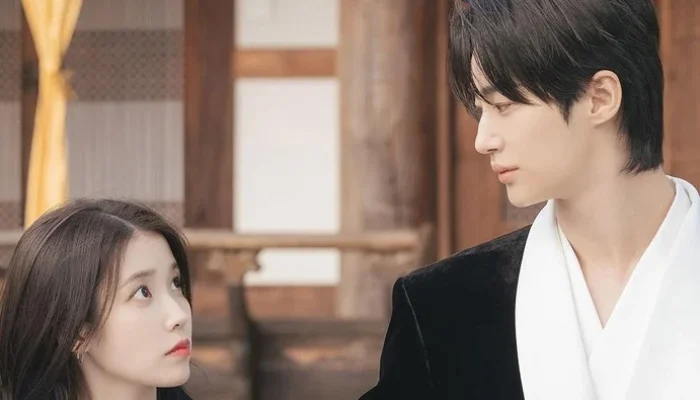 Chemistry Menggoda di Balik Layar: IU dan Byeon Woo Seok Resmi Jadi Pasangan Kekasih di Perfect Crown