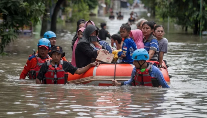 China Gencarkan Upaya Banjir, Ekonomi, dan Pengaruh Global: Dari Bencana Alam hingga Industri Kapal