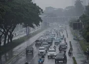 Cuaca Jakarta Hari Ini: Berawan Sepanjang Pagi, Waspada Hujan Lebat di Siang-Malam