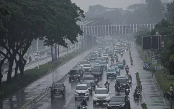 Cuaca Jakarta Hari Ini: Berawan Sepanjang Pagi, Waspada Hujan Lebat di Siang-Malam