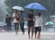 Cuaca Jakarta Hari Ini: Hujan Ringan Berpotensi Guyur, Waspada Aktivitas Siang