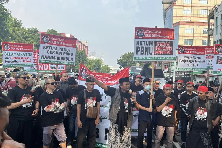 Demo Besar di Samarinda: Massa Tuntut Rudy Mas'ud Mundur dan Evaluasi Anggaran Miliaran