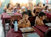 Di Balik Dapur MBG: Perjuangan Agus Yusuf Widodo Menghidupi Keluarga, Sekolahkan Anak, dan Lunasi Utang