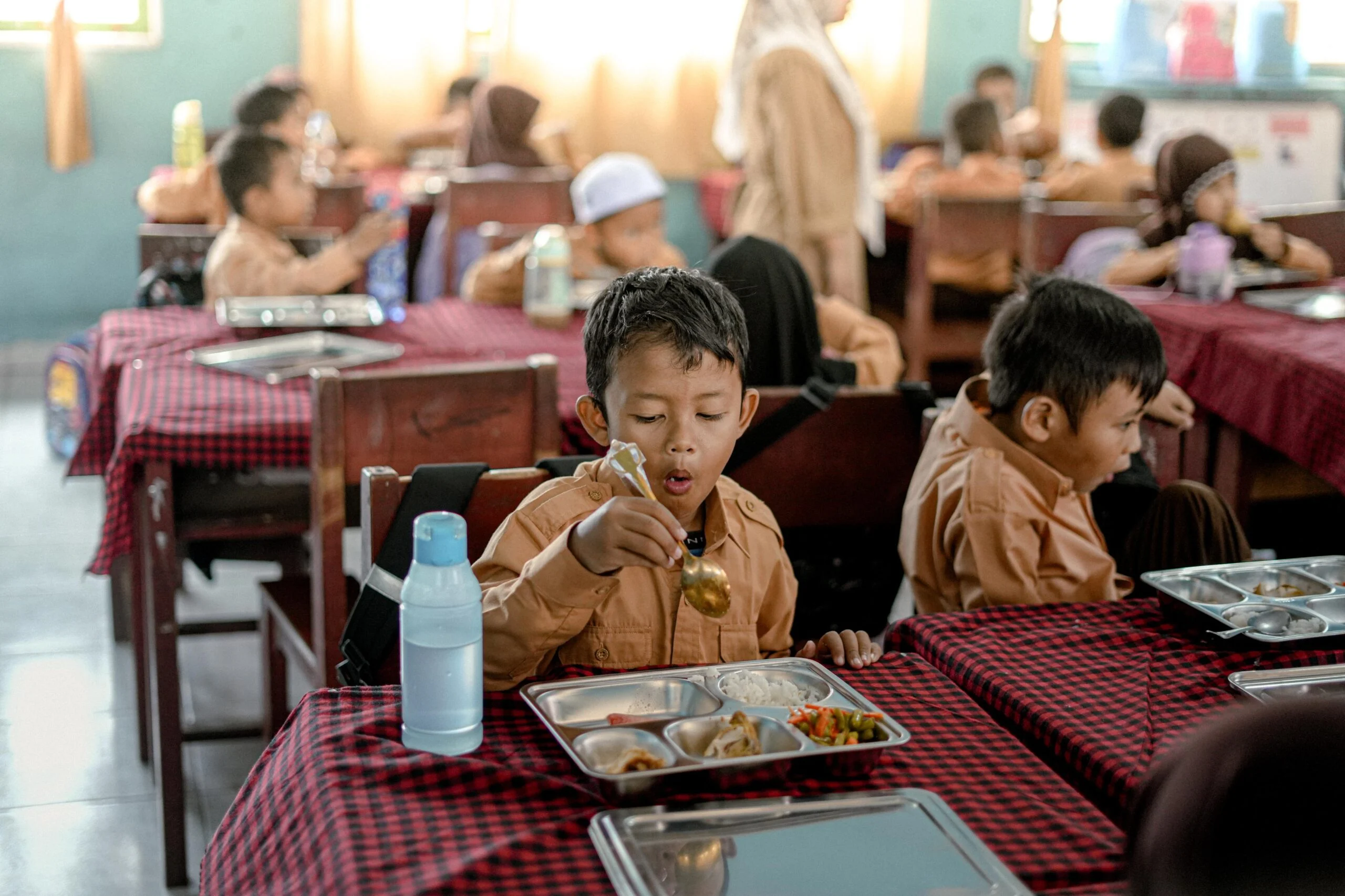 Di Balik Dapur MBG: Perjuangan Agus Yusuf Widodo Menghidupi Keluarga, Sekolahkan Anak, dan Lunasi Utang