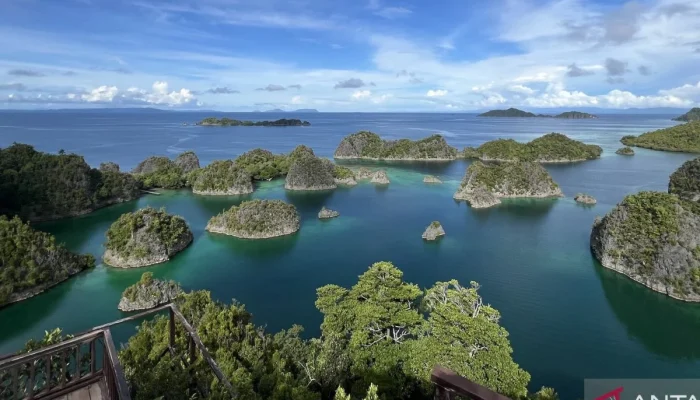 Drama di Anfield, Kembalinya Nasir Adderley, dan Krisis Hormoz: Empat Berita Besar Hari Ini