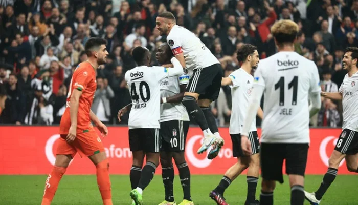 Drama Menegangkan Beşiktaş vs Alanyaspor: 3-0 Besar, Jesta Rashica & Kejutan Mini Fans