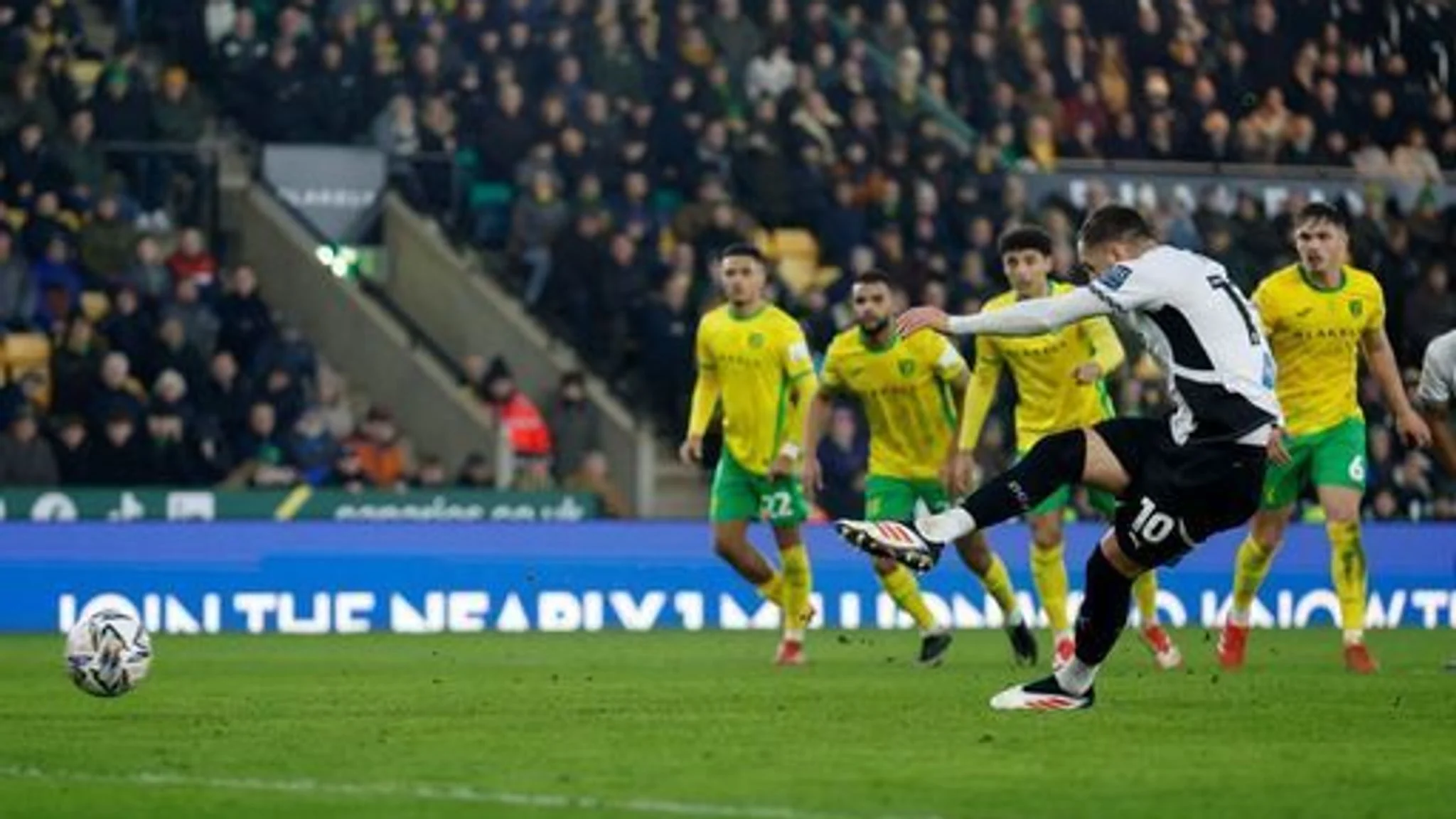 Drama Menegangkan Norwich vs Derby County: Siapa yang Akan Mendominasi Klasemen?