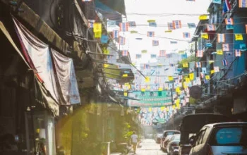 Eksplorasi Warna Warni Chinatown Bangkok: 10 Foto Memukau Prilly Latuconsina