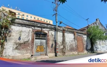 Fasad Eks Toko Nam Dibongkar: Sejarawan Surabaya Peringatkan Kehilangan Warisan Kota