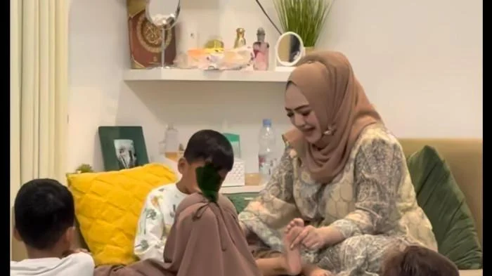 Ferizka Utami, Praktisi Totok Sirih Palembang Viral Karena Terapi Bayi, Dokter Geram, Praktik Sejak 2012