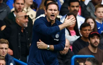 Frank Lampard Dihujukan ke Chelsea, Namun Mantan Rekan Setimnya Joe Cole Mendesakannya Tetap di Coventry