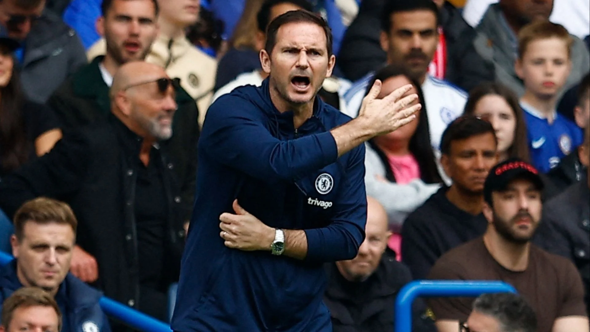 Frank Lampard Dihujukan ke Chelsea, Namun Mantan Rekan Setimnya Joe Cole Mendesakannya Tetap di Coventry