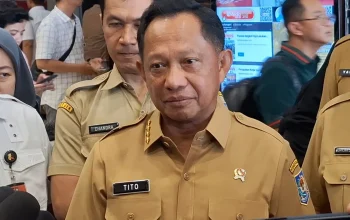 Gelombang OTT Kepala Daerah Memicu Seruan Evaluasi Pilkada Langsung, Tito Karnavian Tegaskan Rakyatlah Penentu