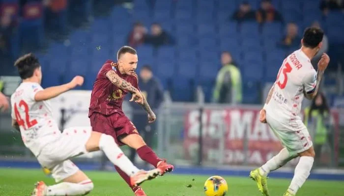 Gian Piero Gasperini Melepas Emosi, Konflik Internal Roma Membara Menjelang Laga Kunci vs Atalanta