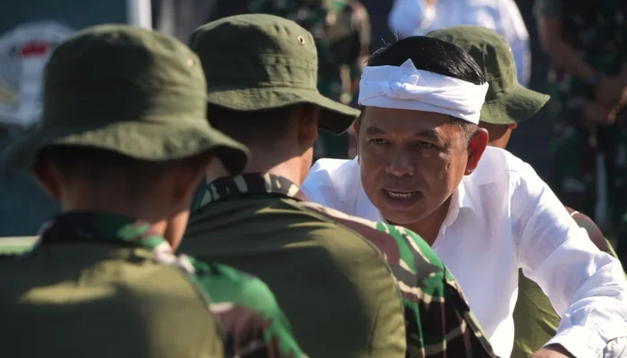 Gubernur Jawa Barat Kirim Siswa Penghina Guru ke Barak Militer: Sanksi Kerja Sosial Jadi Jalan Pendidikan Karakter