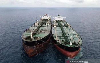 Iran Sita Dua Kapal Kargo Israel di Selat Hormuz, Sementara Superyacht Rusia Lewat Tanpa Halangan