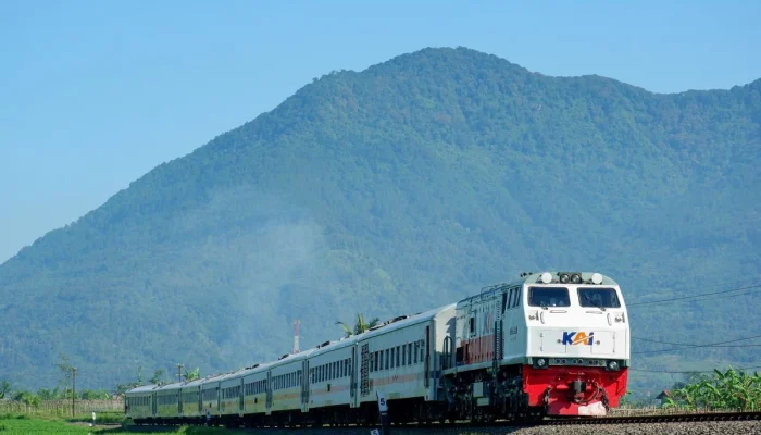 KA Sangkuriang Buka Jalur Praktis ke Yogyakarta dan Solo, Tingkatkan Pariwisata Jawa