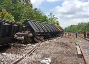 Kabasarnas Ungkap Penyebab Tidak Langsung Tarik Lokomotif-Gerbang Kereta, Gerbong Wanita Jadi Sorotan