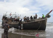 Kapal Pengungsi Rohingya Terbalik di Laut Andaman, 250 Penumpang Hilang dalam Tragedi Laut