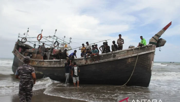 Kapal Pengungsi Rohingya Terbalik di Laut Andaman, 250 Penumpang Hilang dalam Tragedi Laut