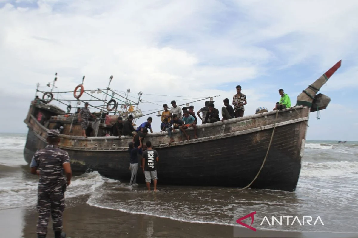 Kapal Pengungsi Rohingya Terbalik di Laut Andaman, 250 Penumpang Hilang dalam Tragedi Laut