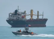 Kapal Tanker China Tembus Blokade AS di Selat Hormuz: Implikasi Geopolitik dan Pasokan Energi Global