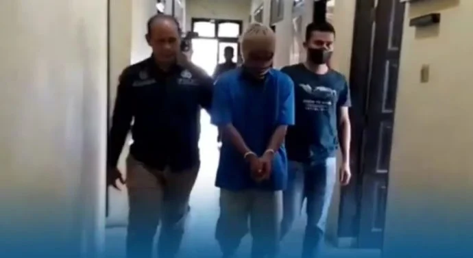 Kasus Menegangkan: Substitute Teacher Texas Ditangkap atas 18 Tuduhan Kejahatan terhadap Anak