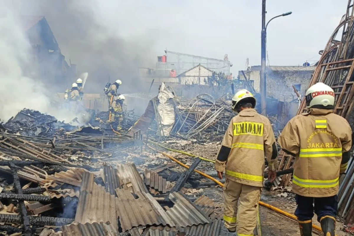 Kejadian Kritis Hari Ini: Kebakaran Georgia, Tembakan di Rumah Sakit Chicago, dan Kontroversi Agen AS