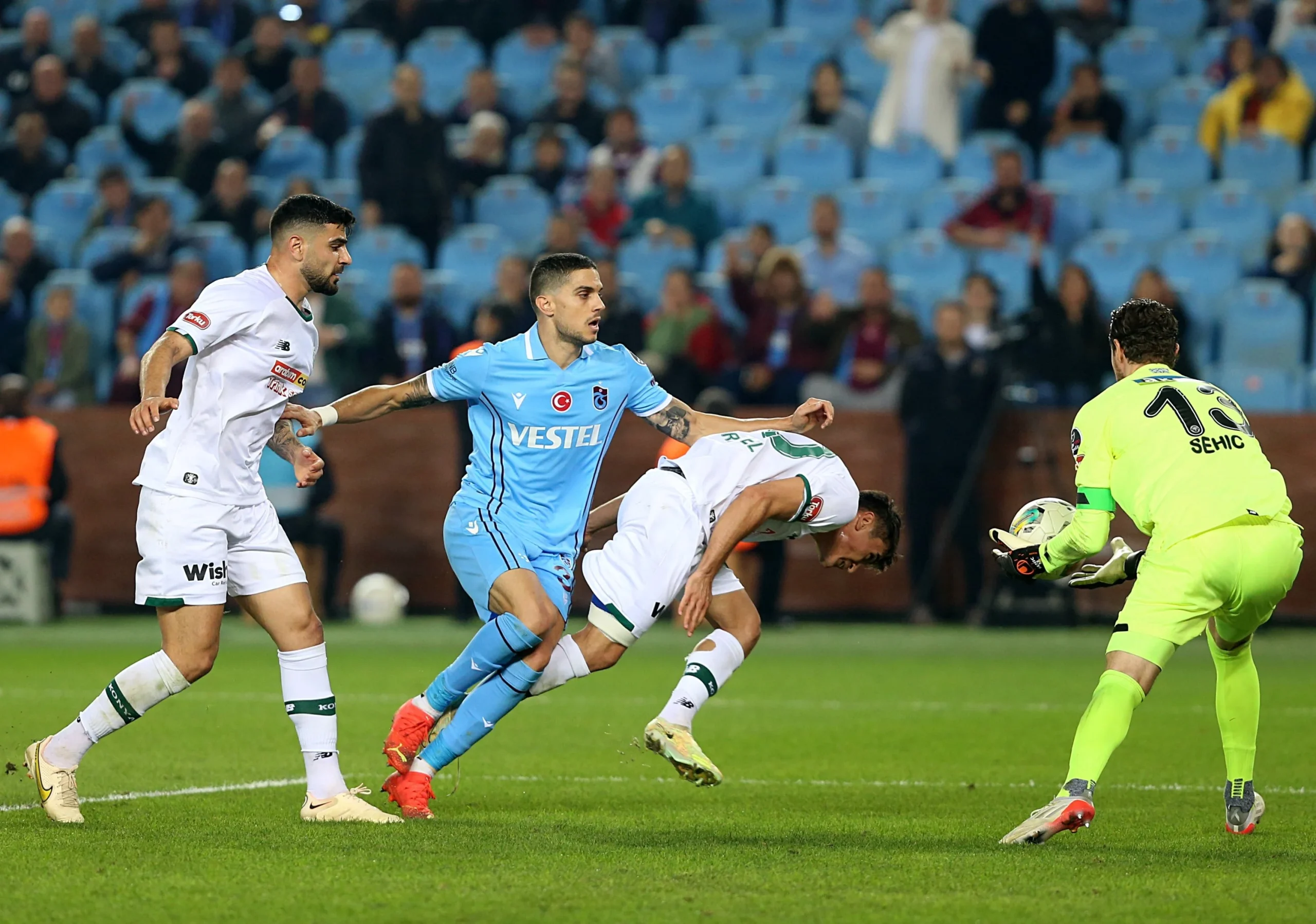 Konyaspor vs Trabzonspor: Kemenangan 2-1 Konyaspor di Medaş Membuka Pintu Poin Penting