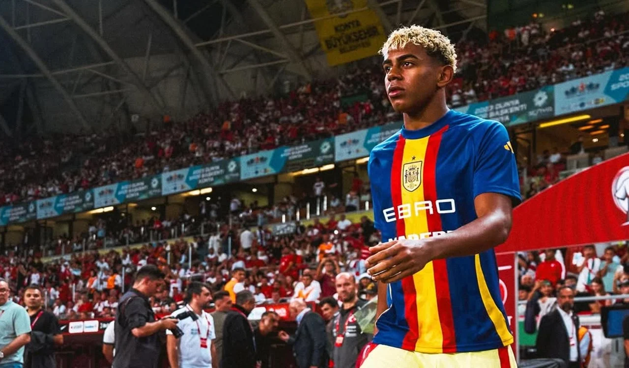 Lamine Yamal Terancam Absen di Piala Dunia 2026: Cedera Hamstring, Risiko Paksa Pulih Cepat, dan Kontroversi Profesionalisme