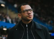 Liam Rosenior Buru Hasil Sekarang: Tekanan, Dukungan Pemilik, dan Tantangan Besar Chelsea di Liga Inggris
