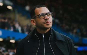 Liam Rosenior Buru Hasil Sekarang: Tekanan, Dukungan Pemilik, dan Tantangan Besar Chelsea di Liga Inggris