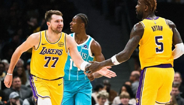 Luke Kennard Curi Perhatian: Rekor Tiga Angka Sempurna, Sorakan MVP, dan Kebangkitan Lakers di Playoff