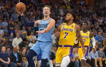 Luke Kennard Menggebrak Playoff: 5 Tiga Angka Bawa Lakers Kalahkan Rockets 107-98