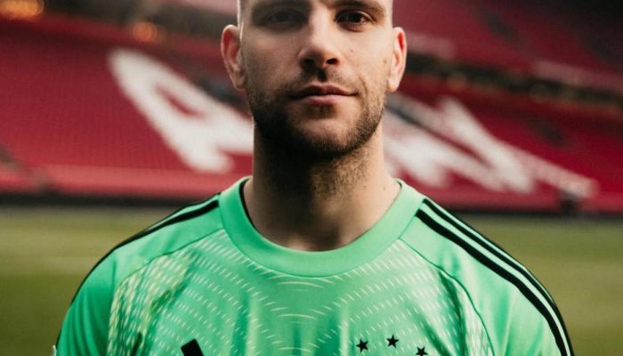 Maarten Paes Bawa Ajax Menang 2-0 di Breda, Clean Sheet Keempat dan Rating Tinggi