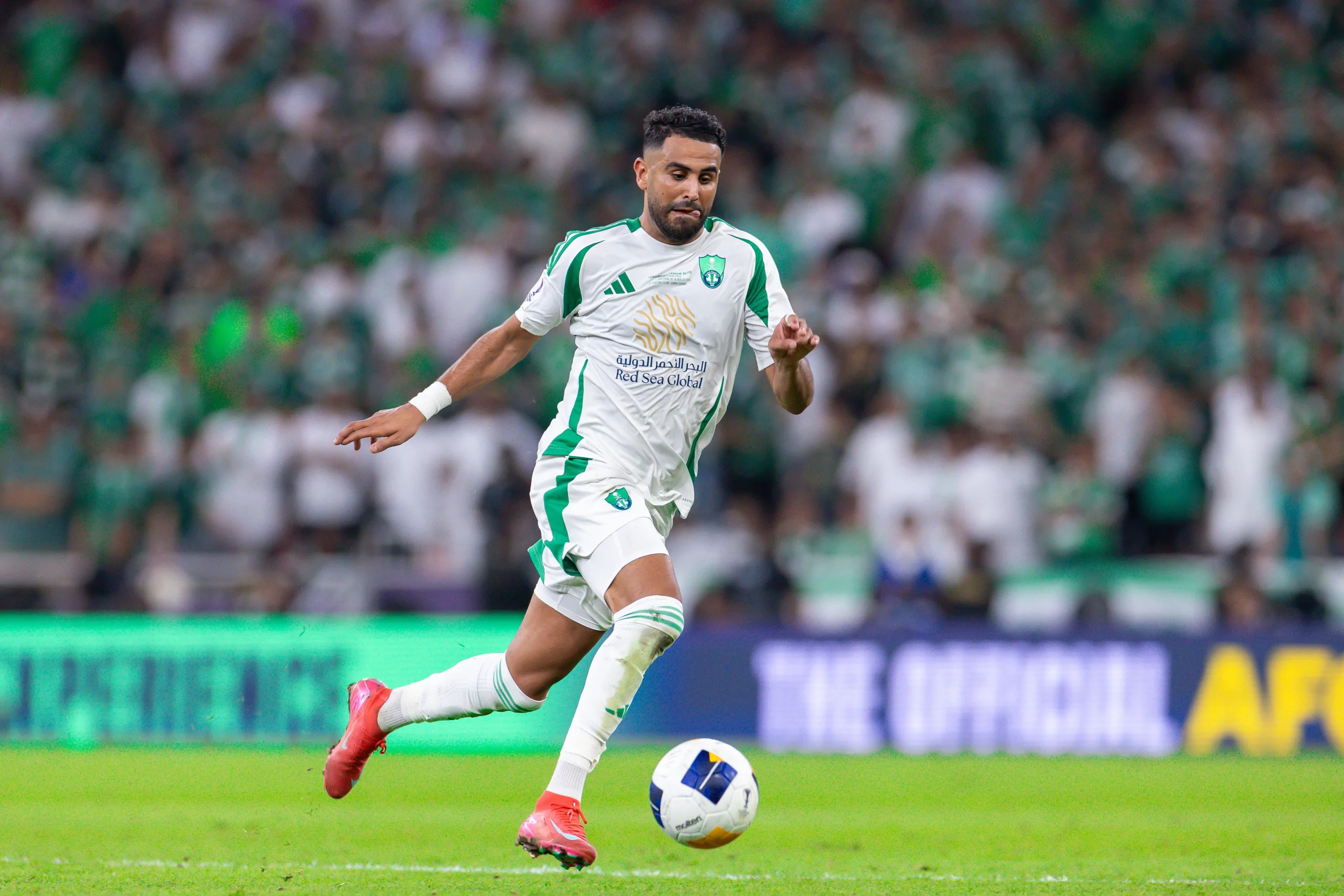 Mahrez Angkat Al Ahli ke Perempat Final ACL Elite Usai Gol Bebas Dramatis melawan Al Duhail