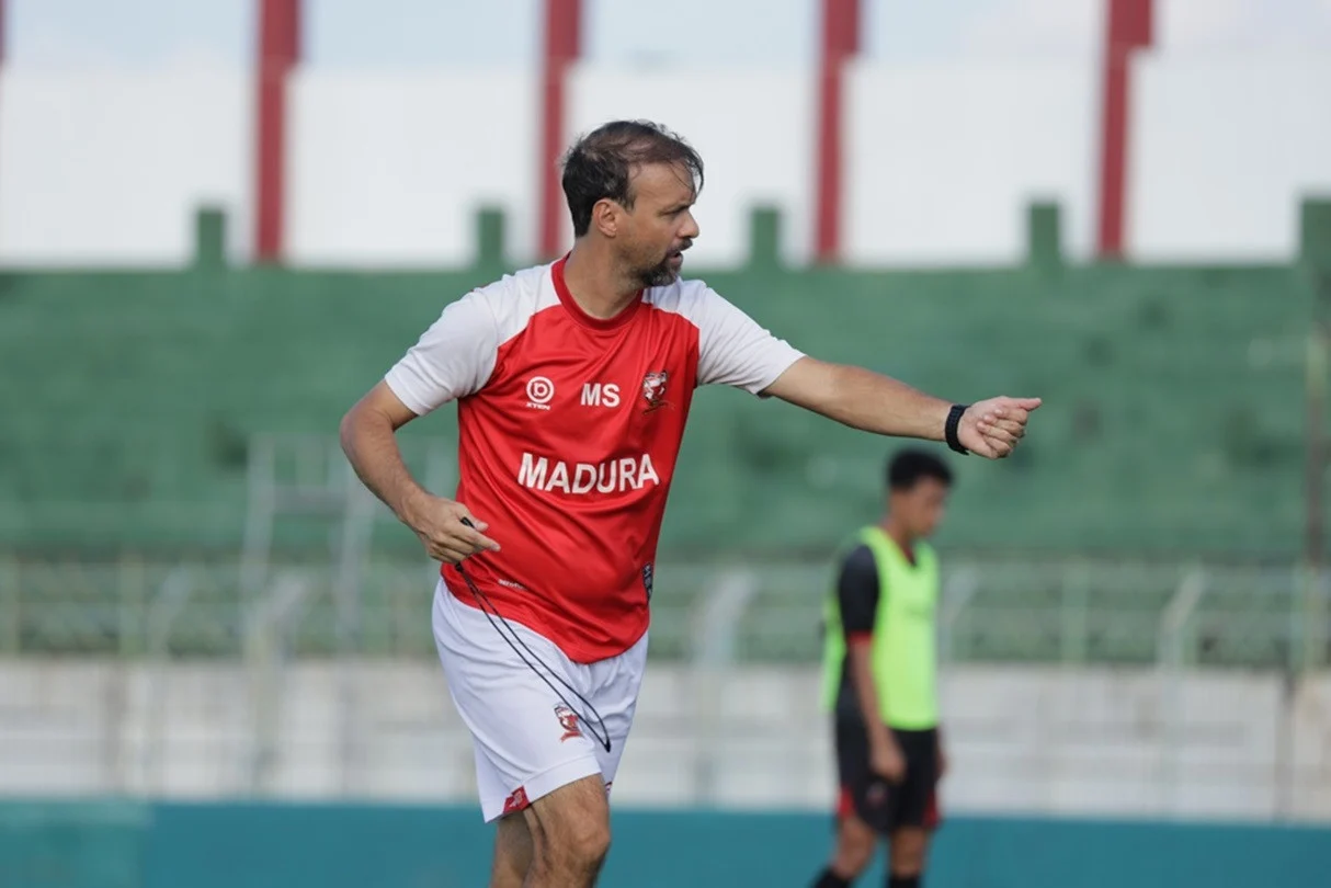 Mauricio Souza Keluhkan Persiapan Singkat, Fokus pada Finishing Jelang Persija vs Persis Solo