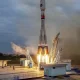 Melesat! Rusia Luncurkan Roket Soyuz-2.1b Bawa Wahana Antariksa Militer ke Orbit
