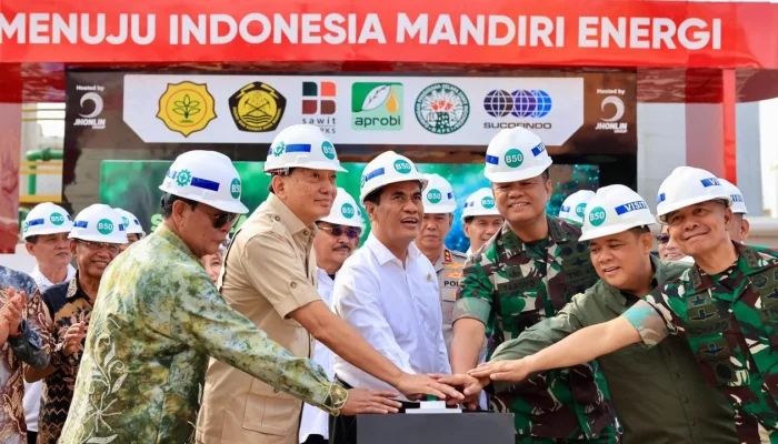 Menteri Pertanian Umumkan Stop Impor Solar, Dorong B50 Berbasis Sawit, dan Pantau Stok Beras Tertinggi di BULOG