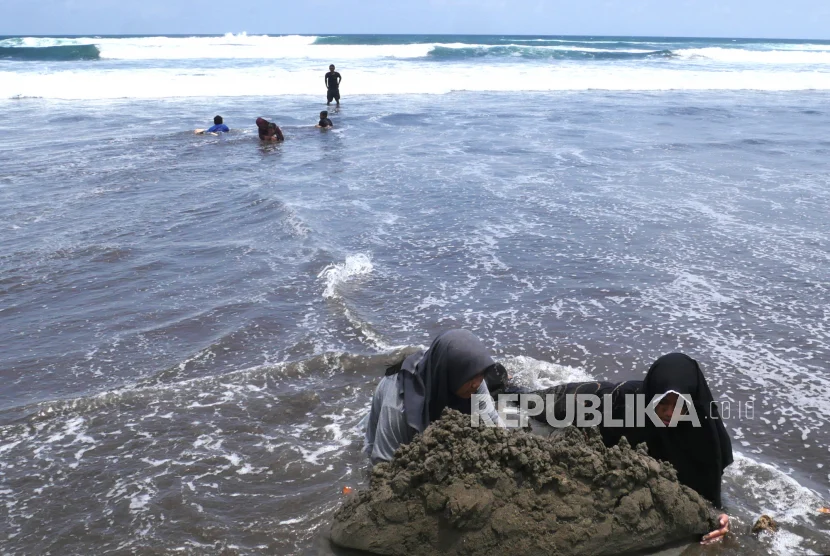 Misteri Selancar Pantai Parangtritis: Remaja 16 Tahun Hilang, Ditemukan Meninggal Setelah Operasi SAR Intensif