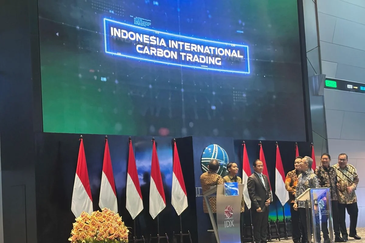 OJK Gencarkan Aksi: 951 Pinjol Ilegal Ditutup, Carbon Trading Siap Launch, dan SLIK Asuransi Diperpanjang